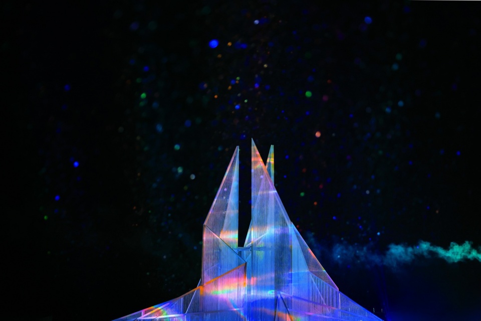 ©space10 ice lake art installation the white flame by space10