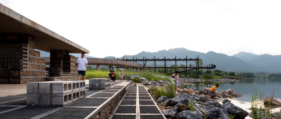 与洪水共生的弹公共空间 guitou town wetland park