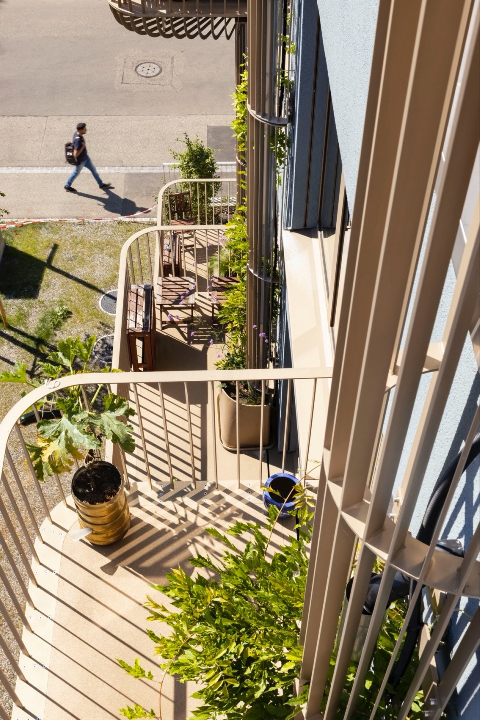 阳台Balcony 2 ©Niklaus Spoerri