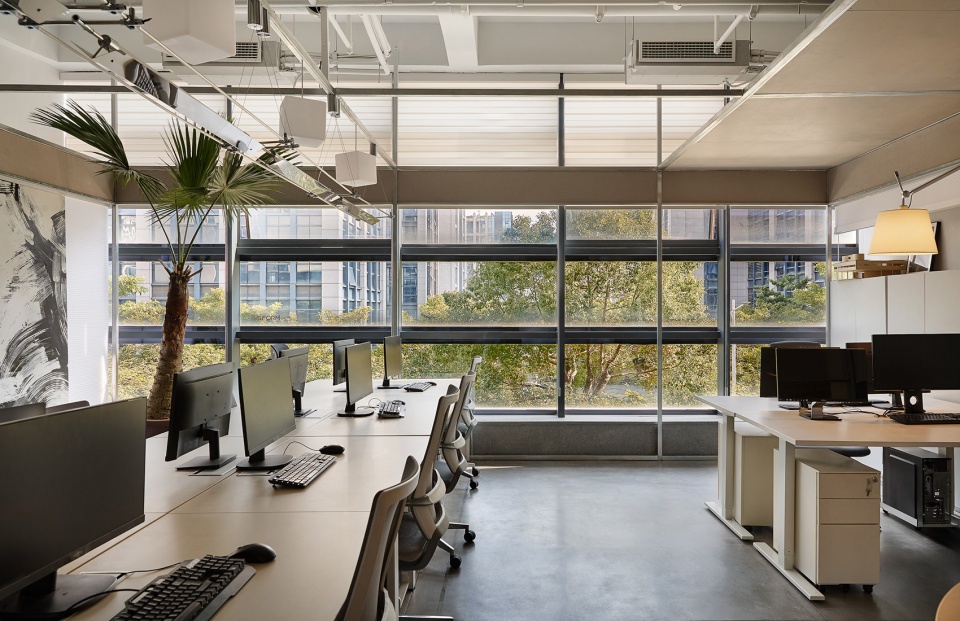 the poetic reinvention of the micro office by sform design