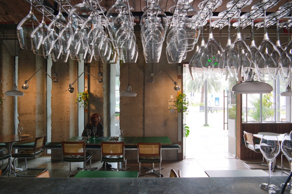 wooh asia bistro design description by je atelier