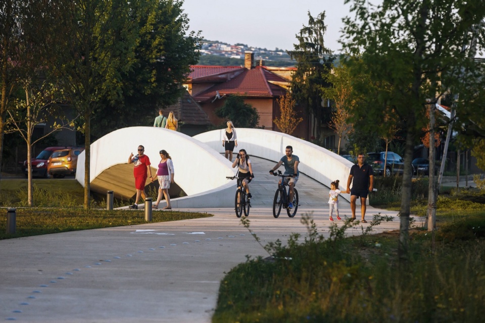 A New Green Infrastructure On The Somes River by Practica Arqutiectura