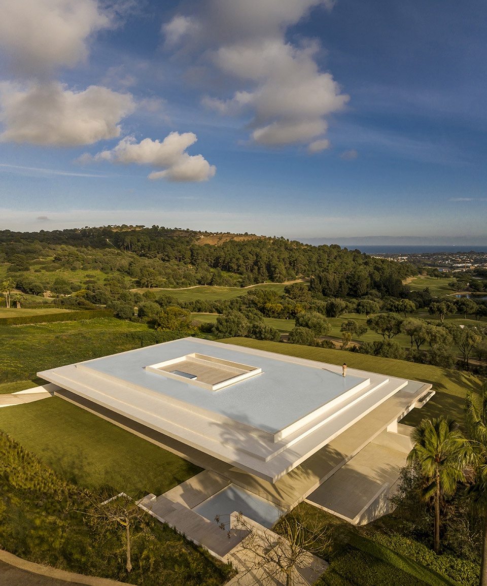 house in sotogrande by fran silvestre arquitectos