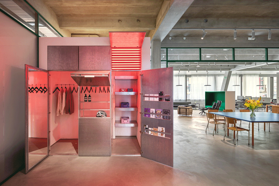 Dynamic Frame by balbek bureau