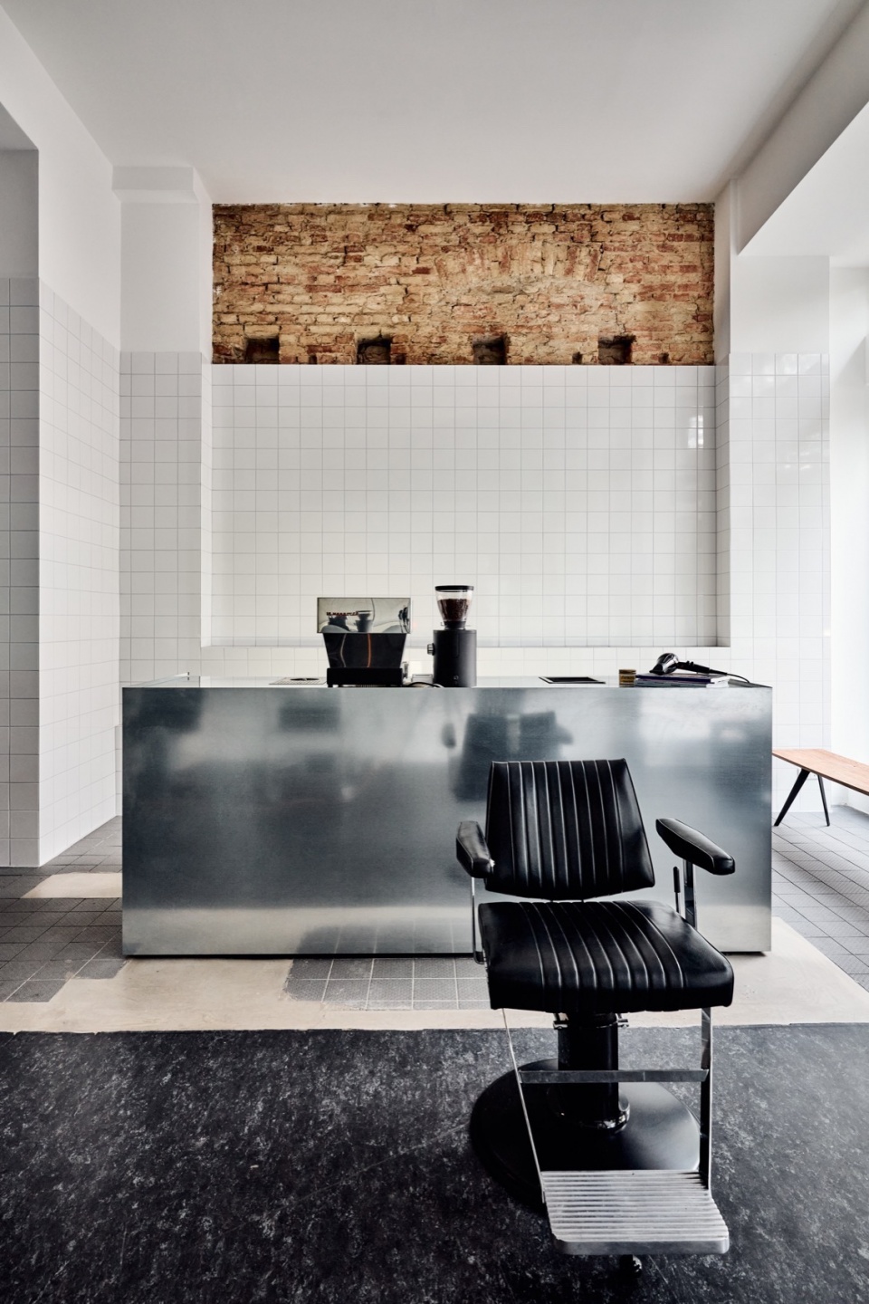 STLEO hairdressing salon by BATEK ARCHIEKTEN