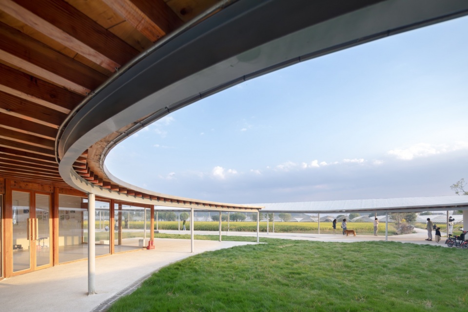 Agronomy Workshop by Studio Dali Architects