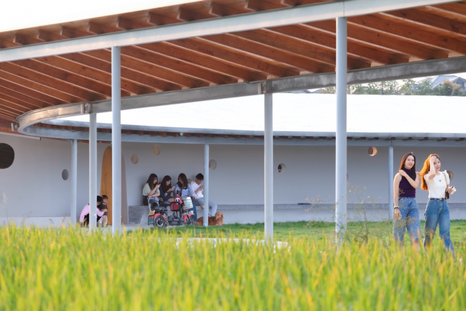 Agronomy Workshop by Studio Dali Architects