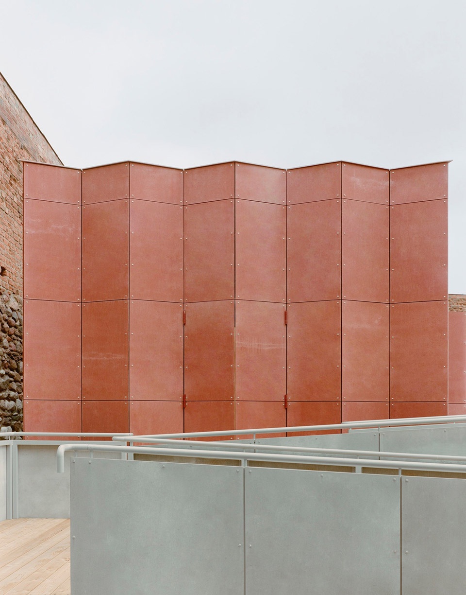 Burgbuhne Beeskow by Atelier Fanelsa