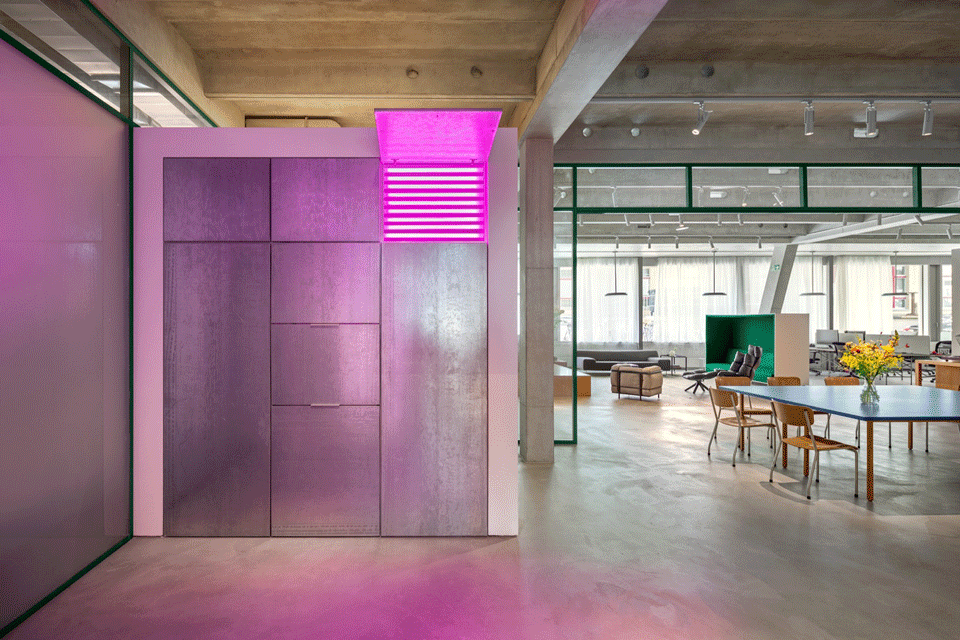 Dynamic Frame by balbek bureau