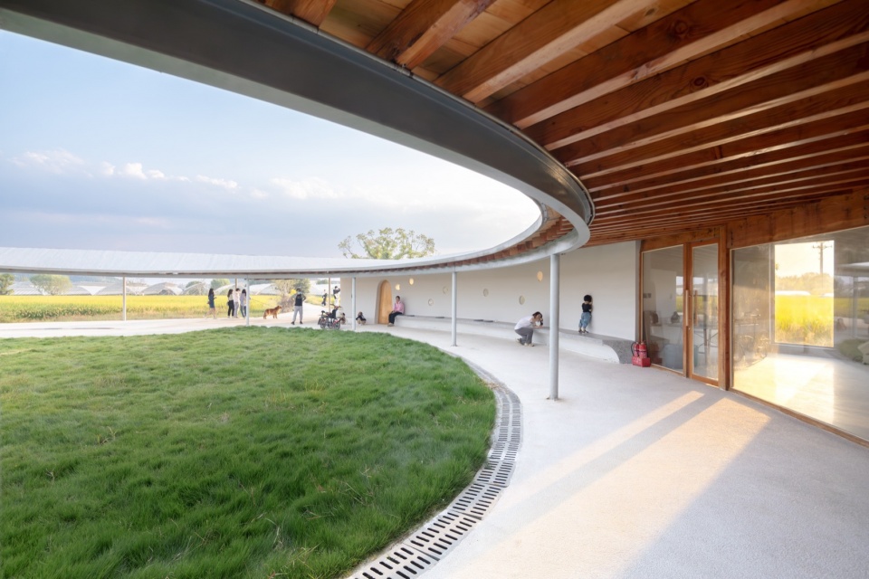 Agronomy Workshop by Studio Dali Architects
