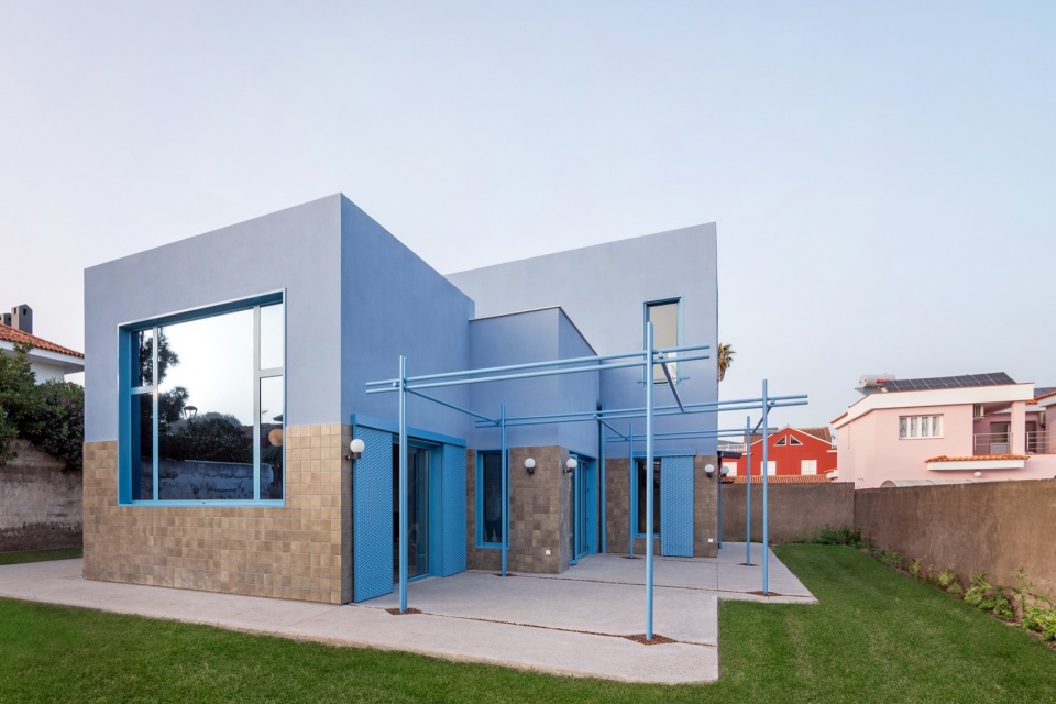 THE BLUE HOUSE by FIVEOHFIVE pzf