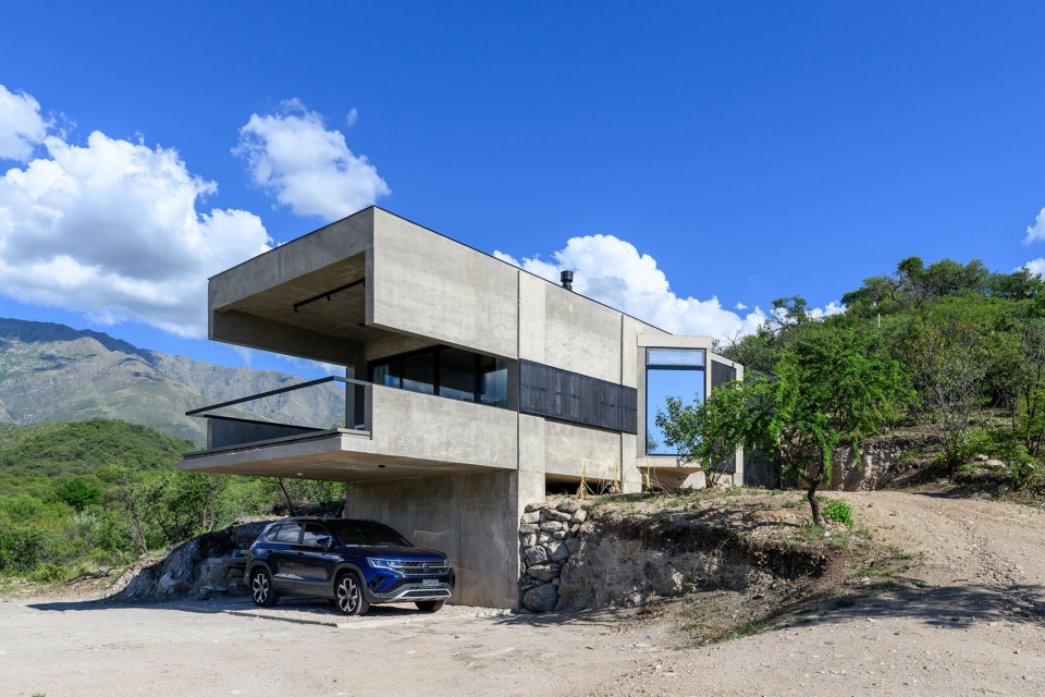 lodge jr by arq paul dragicevic