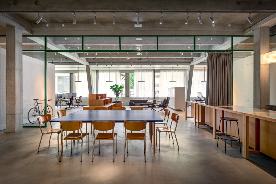 Dynamic Frame by balbek bureau