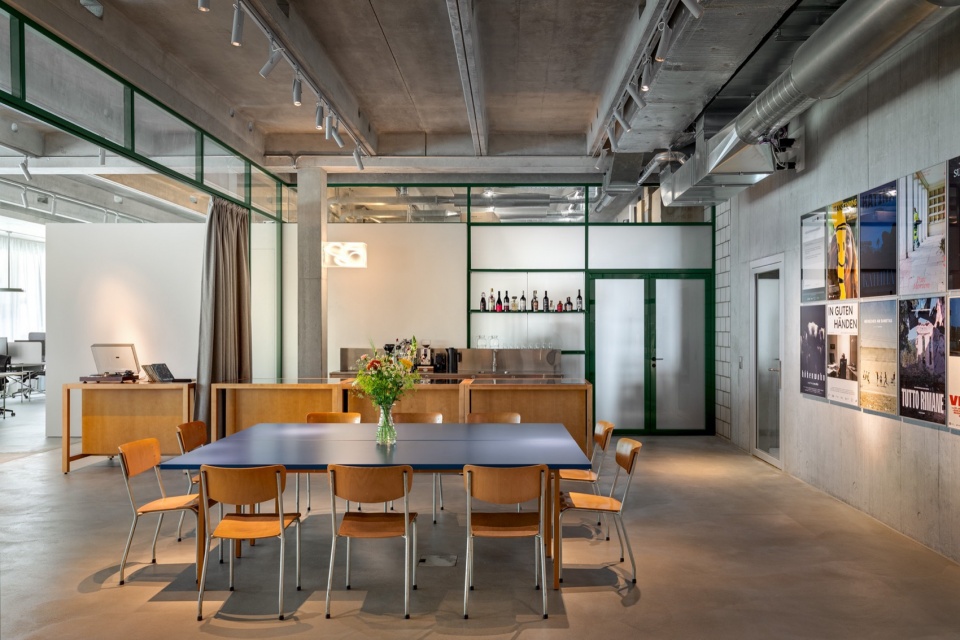 Dynamic Frame by balbek bureau