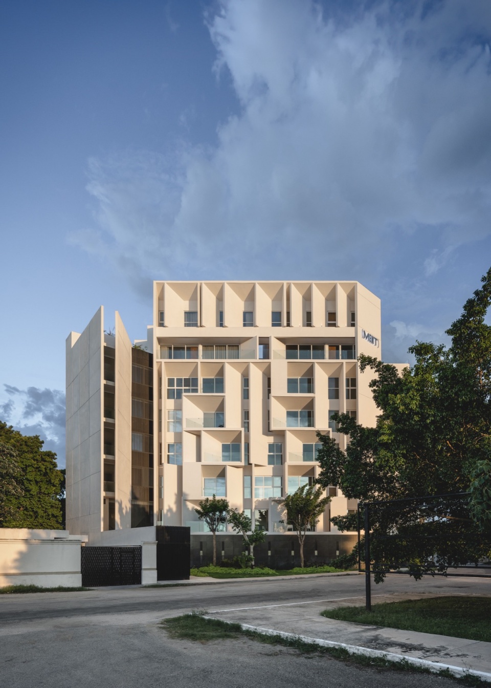 Ment Arkham Projects Desnivel Arquitectos