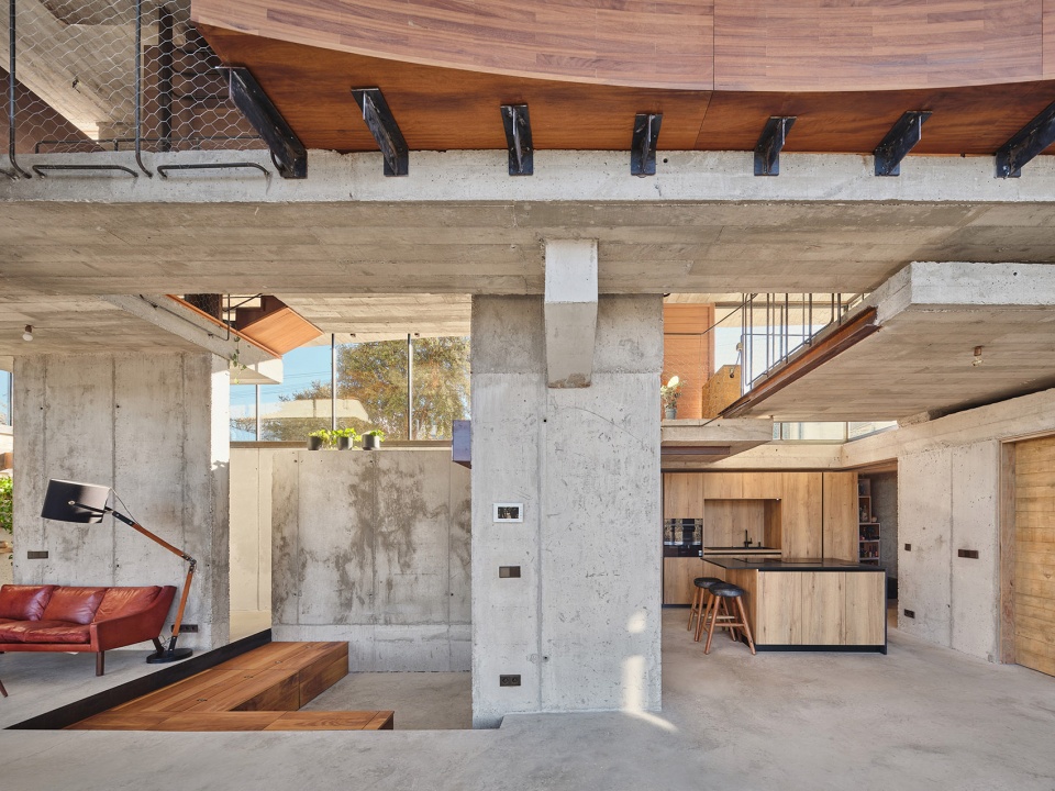 oak house by muka arquitectura
