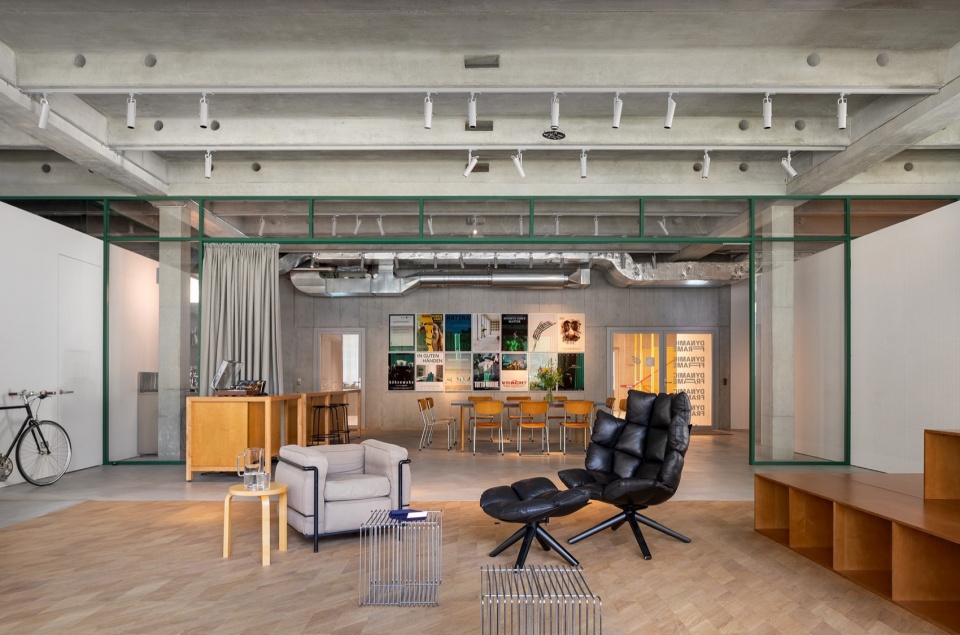 Dynamic Frame by balbek bureau