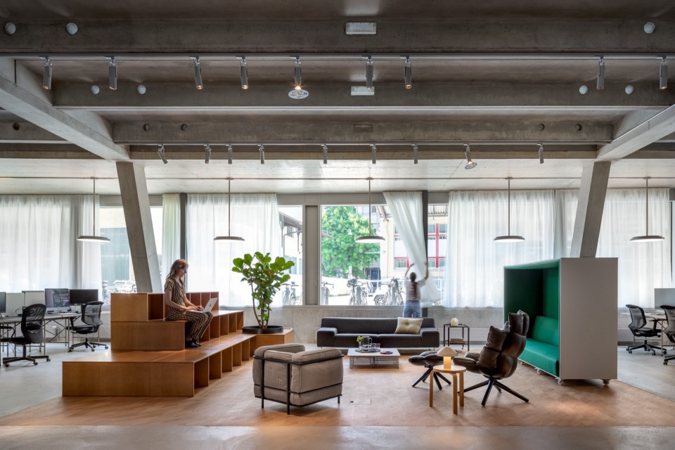 Dynamic Frame by balbek bureau