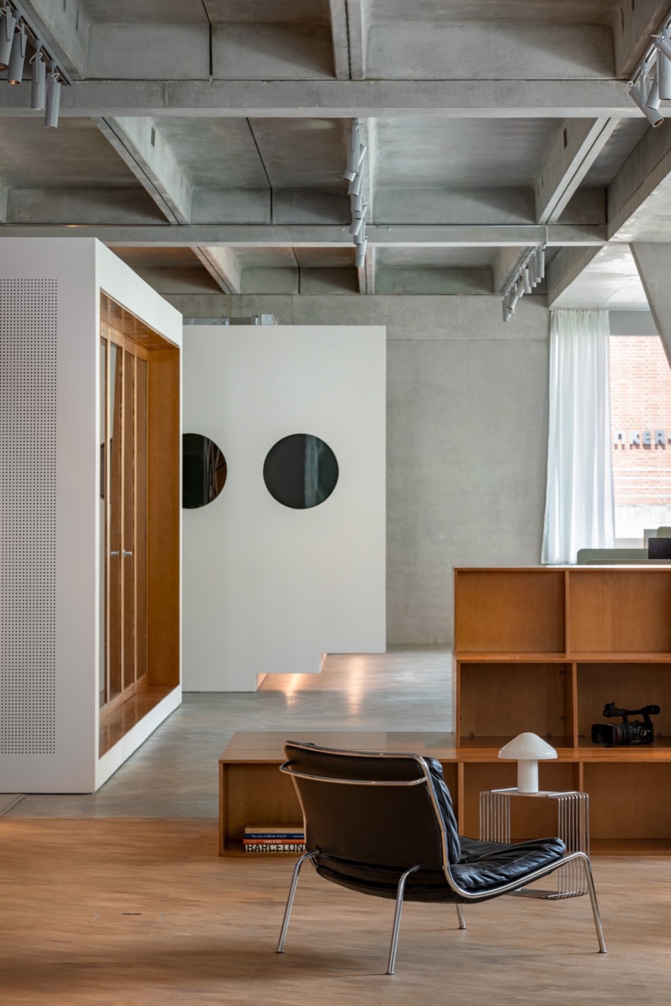 Dynamic Frame by balbek bureau
