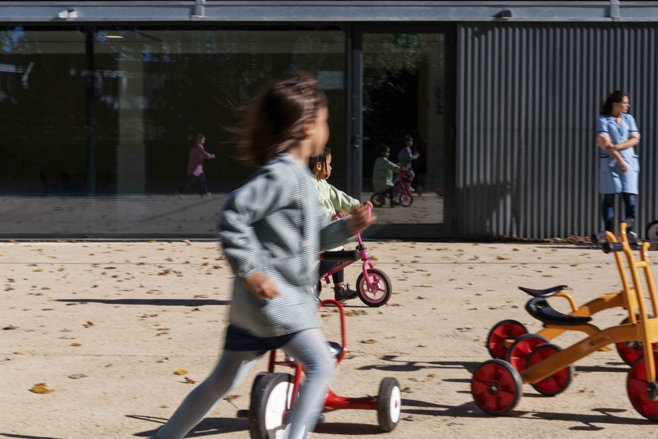 correios school by crea architects