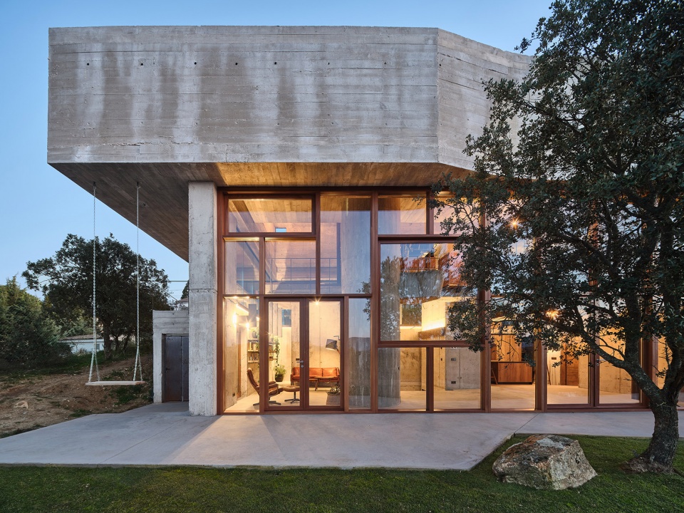 oak house by muka arquitectura