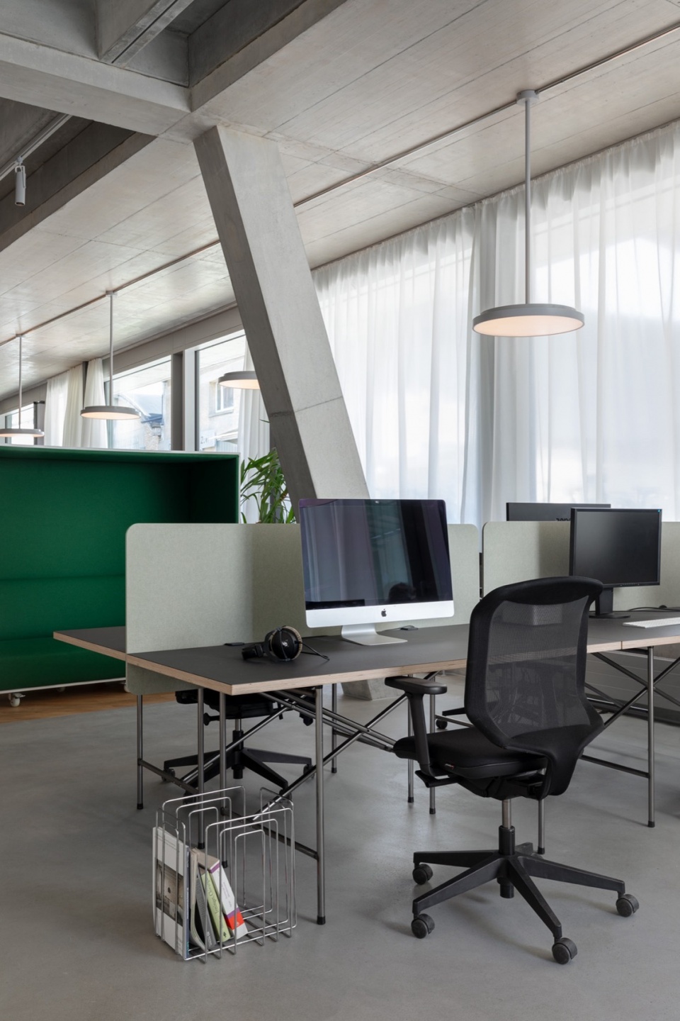 Dynamic Frame by balbek bureau