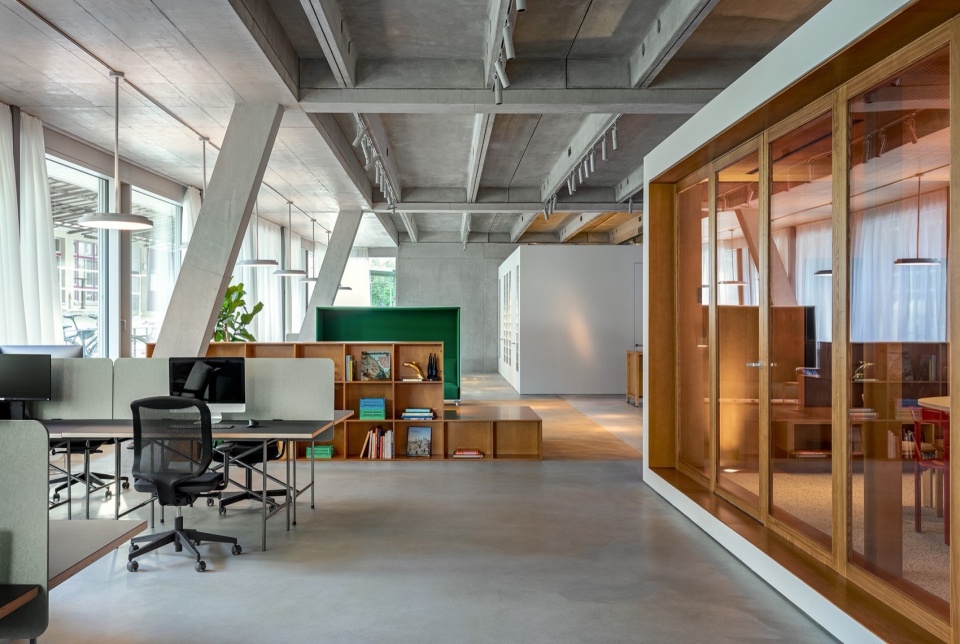 Dynamic Frame by balbek bureau
