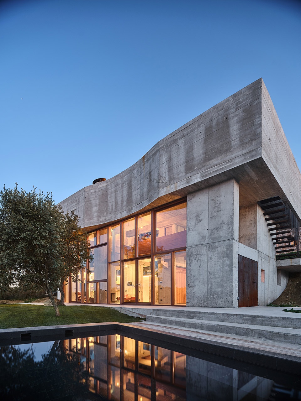 oak house by muka arquitectura
