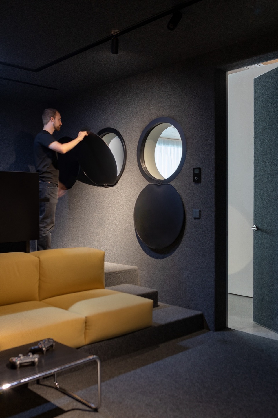 Dynamic Frame by balbek bureau