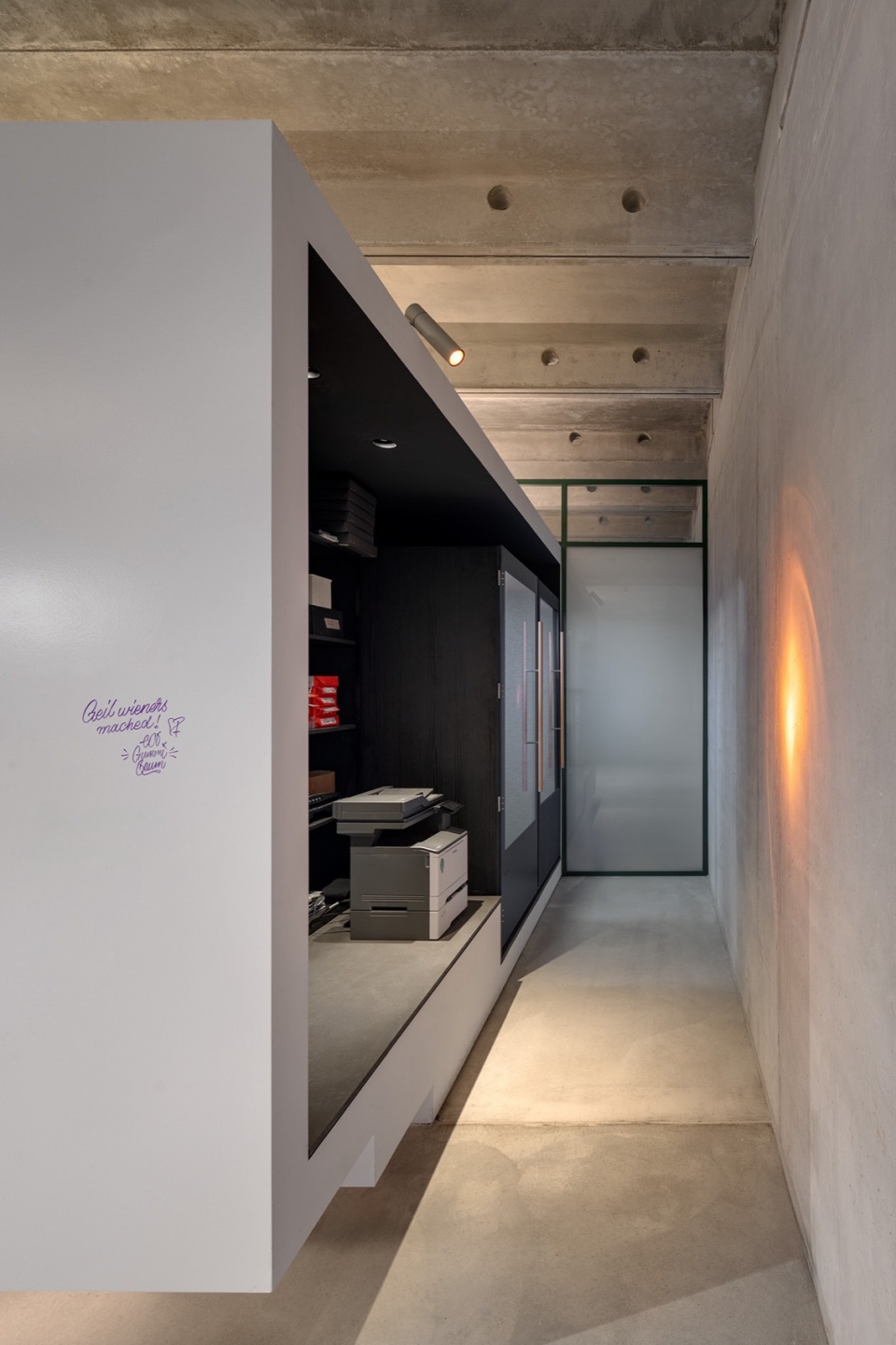 Dynamic Frame by balbek bureau