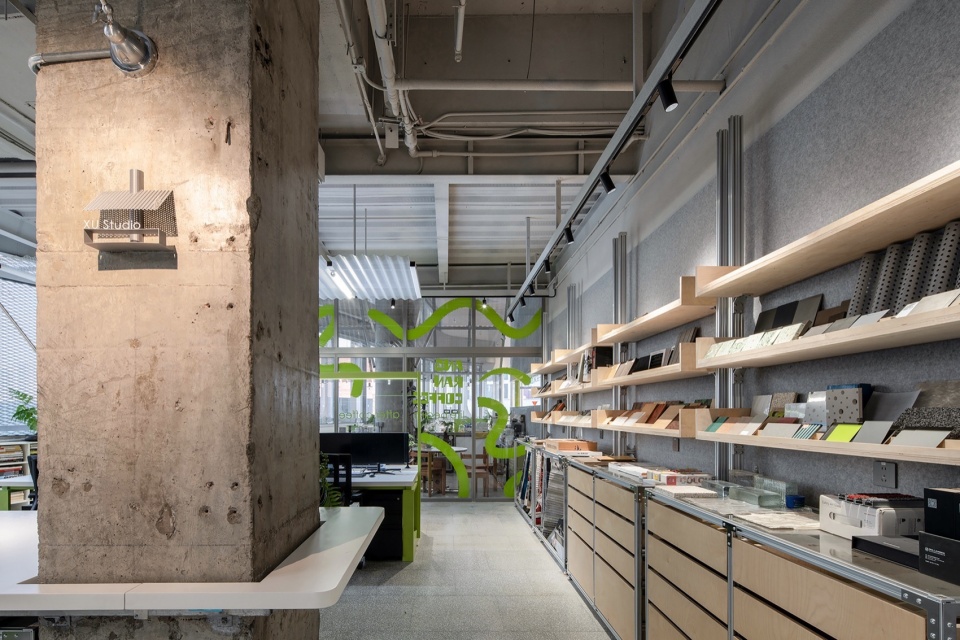 材料展示架 Material Shelf 摄影:拾集建筑DESKTOP STTRL78