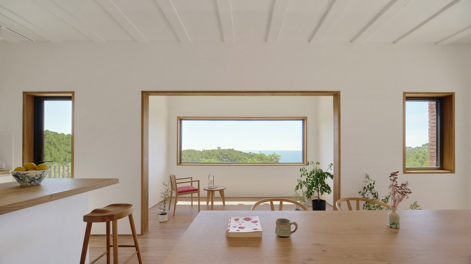 sitges house by roman izquierdo bouldstridge