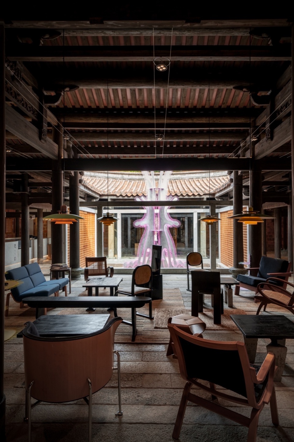 LANLANLI Medical Aesthetics Center in Wudianshi by DEVOLUTION