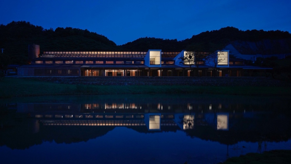Taoli Zhaoshan Village Center by SUP Atelier of THAD