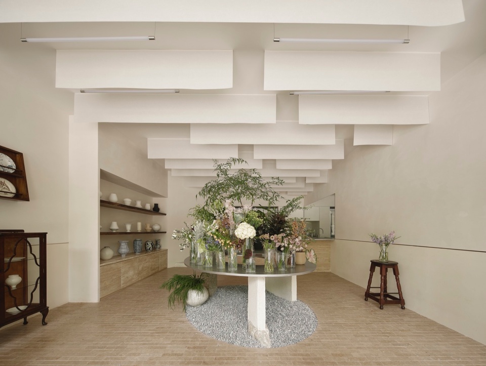 Morning Flower Shop by Modum Atelier