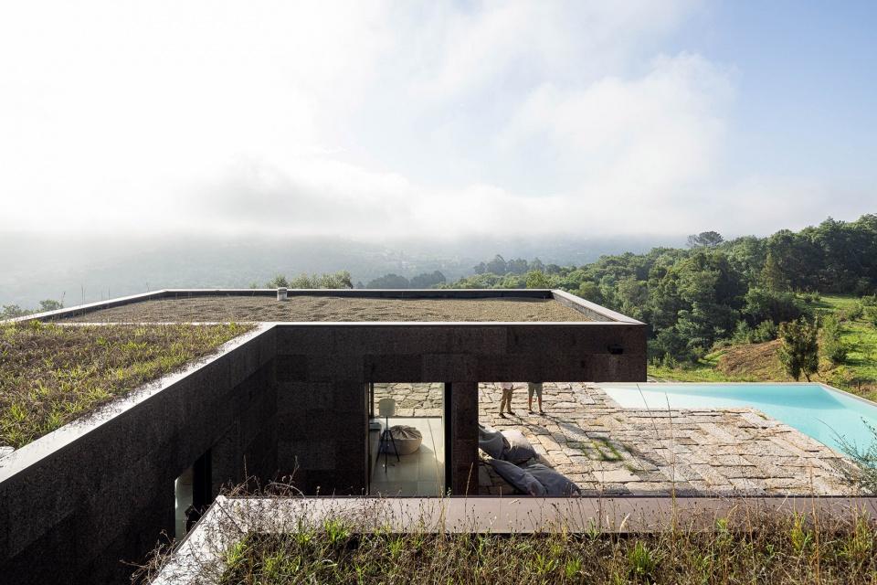 casa da levada by tsou arquitectos
