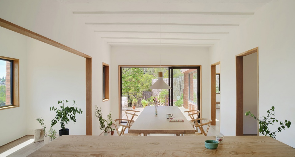 sitges house by roman izquierdo bouldstridge