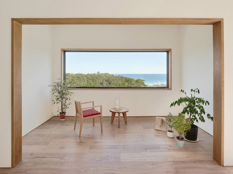 sitges house by roman izquierdo bouldstridge