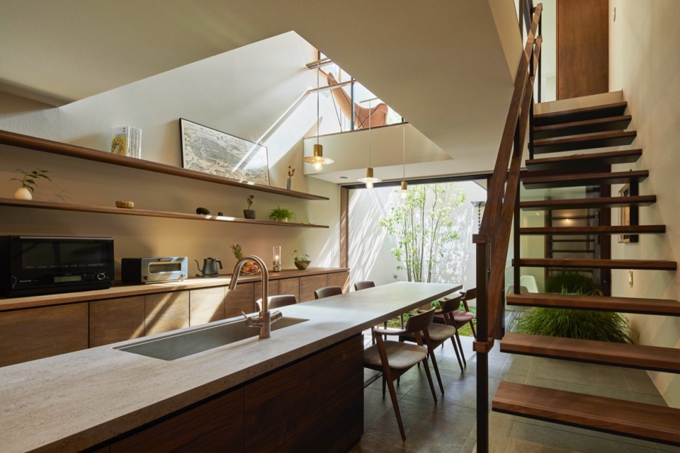 House in Sunlit Valley tnk