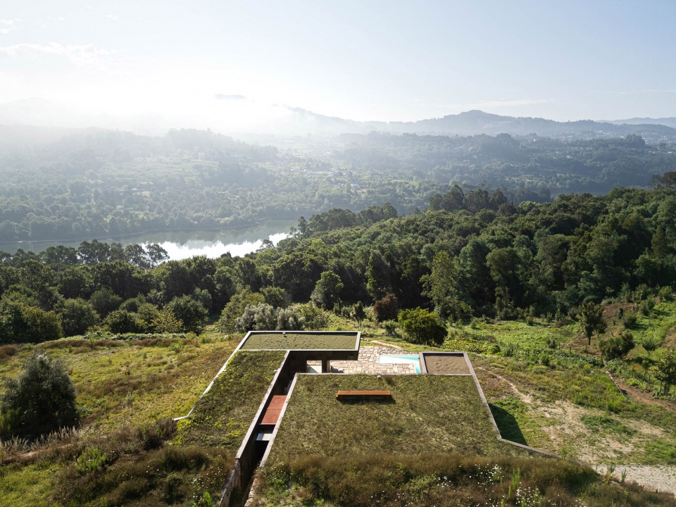 casa da levada by tsou arquitectos