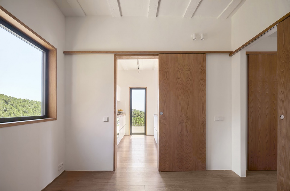 sitges house by roman izquierdo bouldstridge