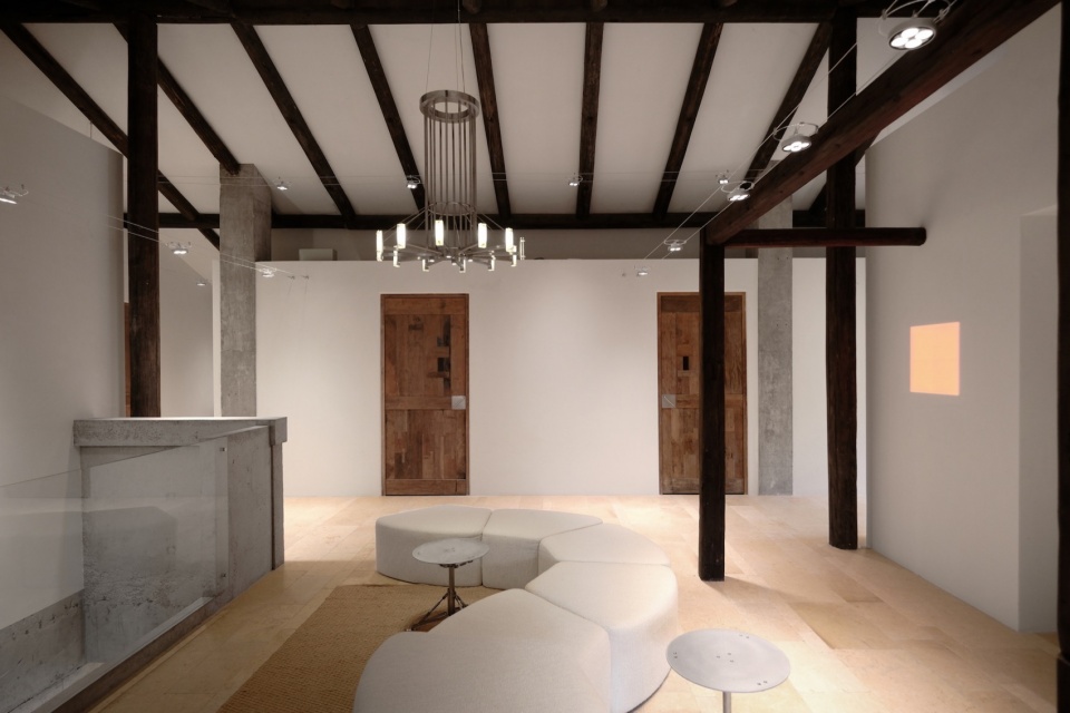LANLANLI Medical Aesthetics Center in Wudianshi by DEVOLUTION