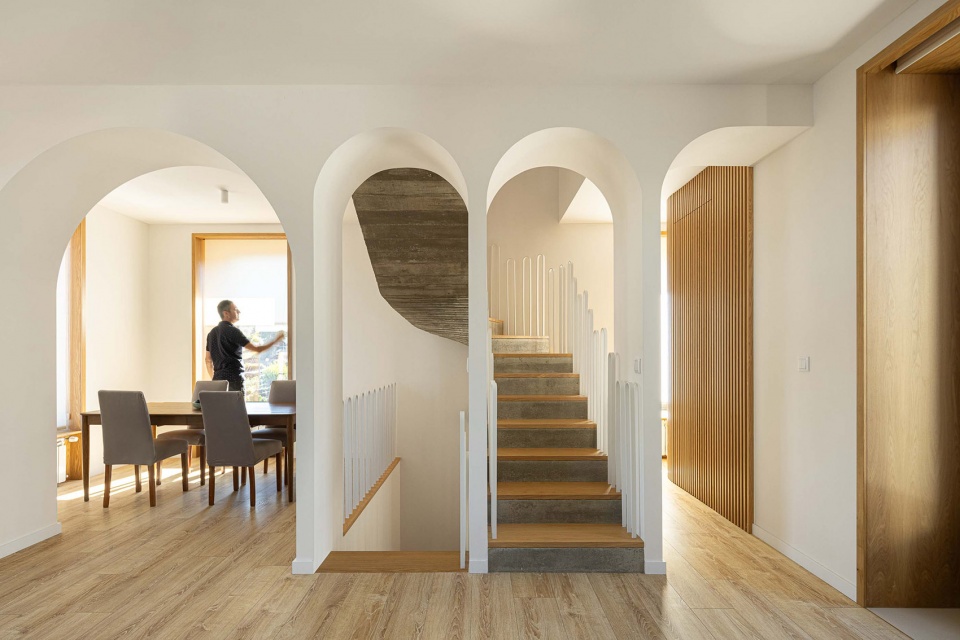 casa arco by tiago castro sousa lda