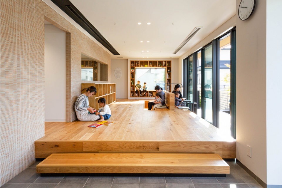 AU Childcare Support by HIBINOSEKKEI Youji no Shiro