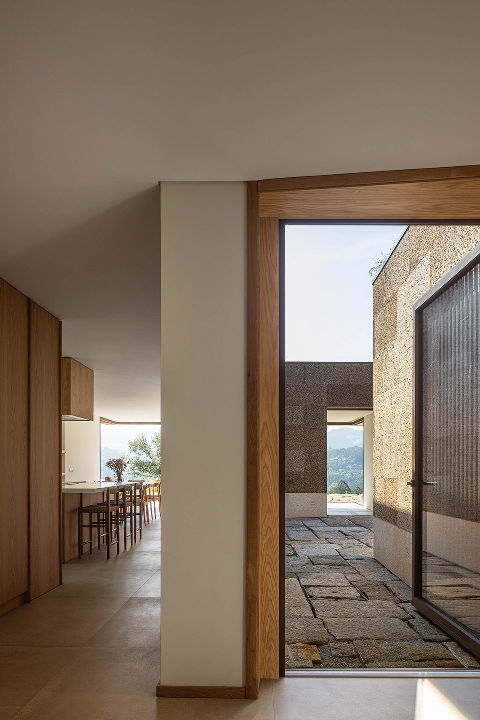 casa da levada by tsou arquitectos