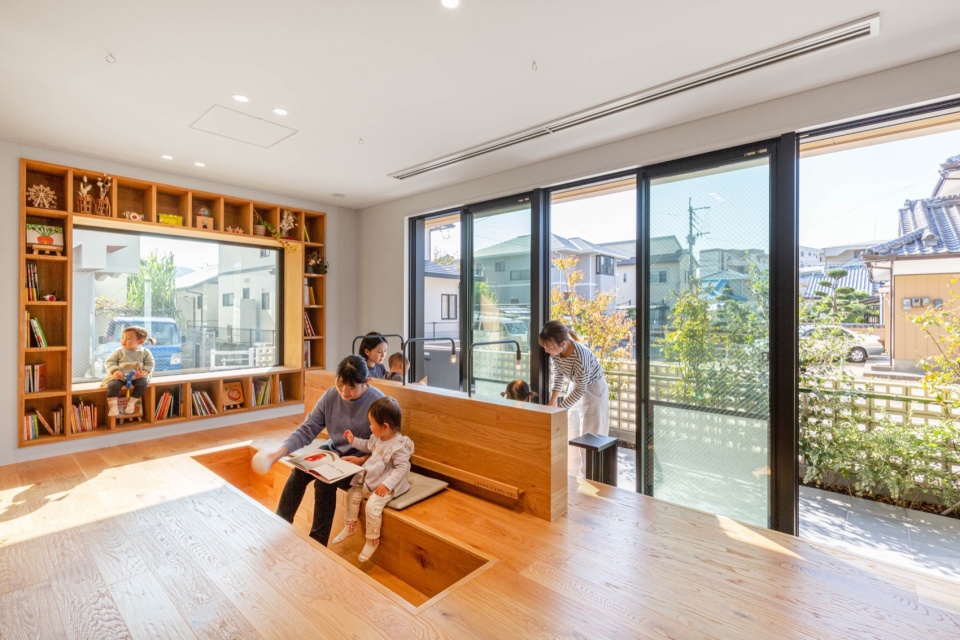 AU Childcare Support by HIBINOSEKKEI Youji no Shiro