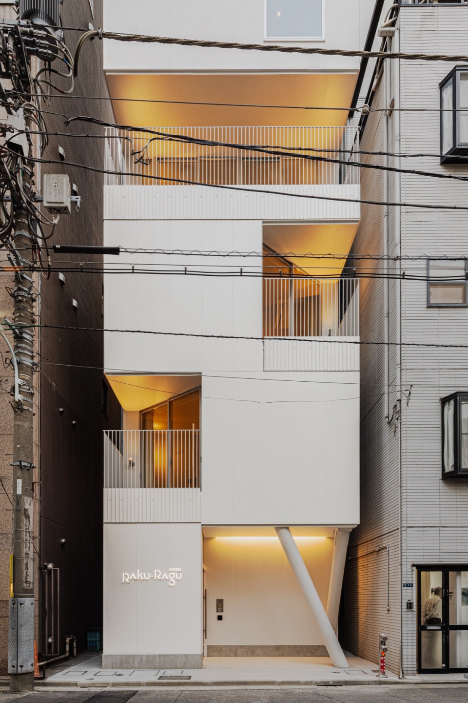 Hotel Rakuragu by kooo architects