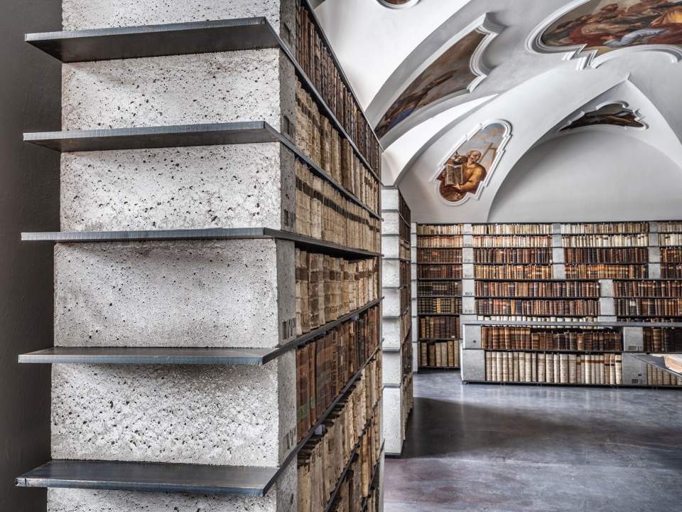 Library in the monastery zeliv by sepka architekti