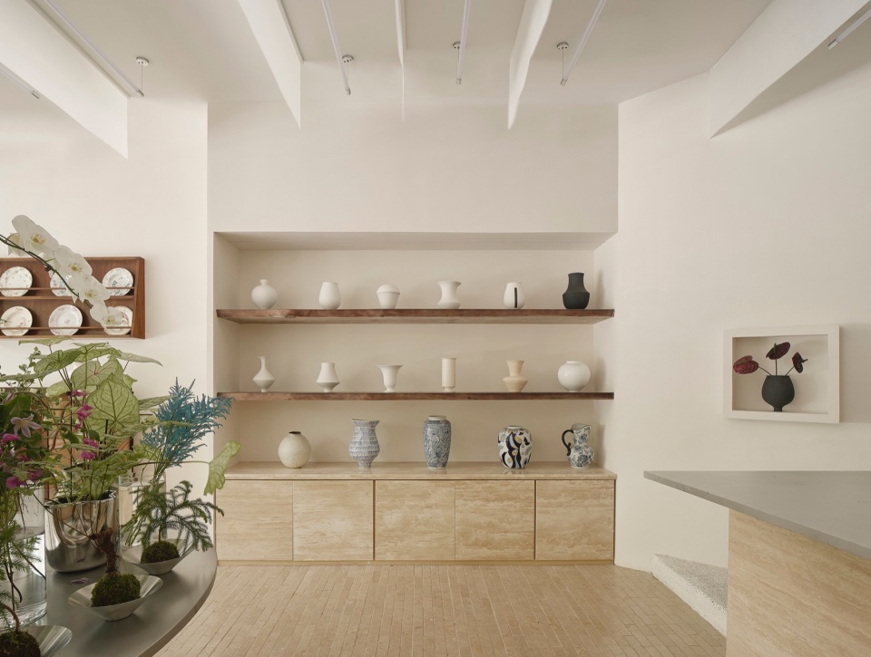 Morning Flower Shop by Modum Atelier