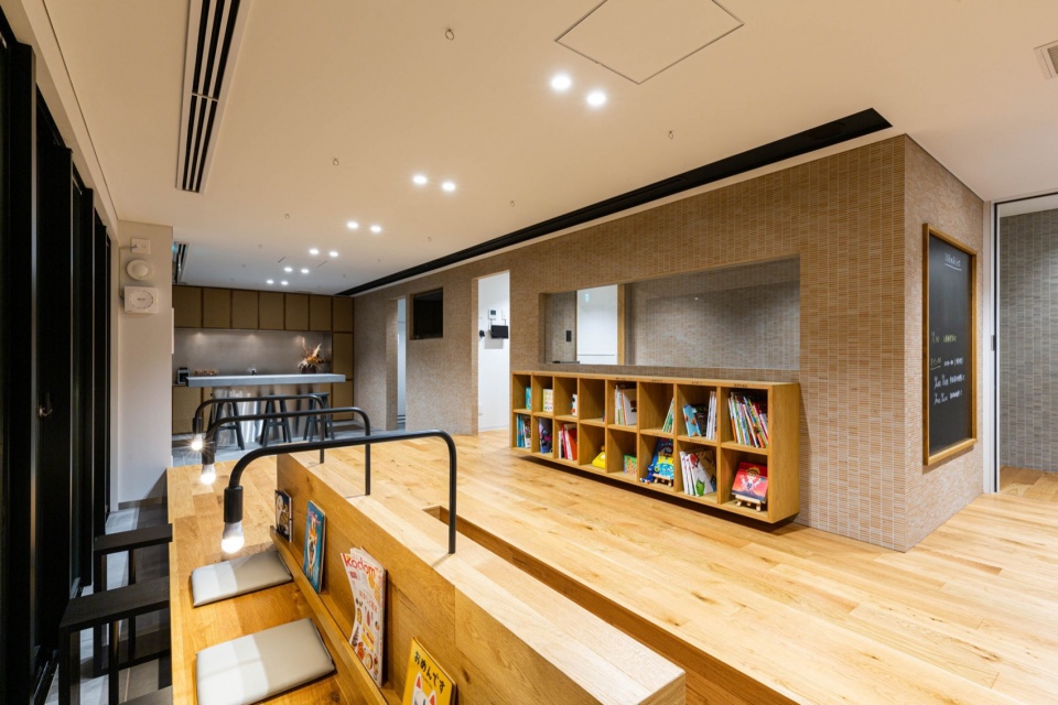 AU Childcare Support by HIBINOSEKKEI Youji no Shiro